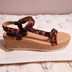 ⚜️ NINE WEST Leopard 🐆 Print Raffia Platform Sandal  9.5
